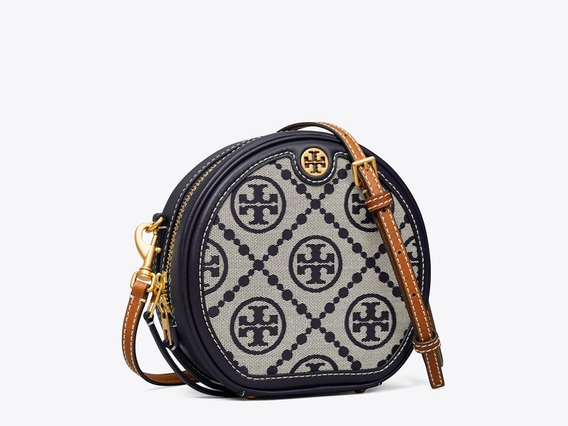 X에서 Tory Burch 님 : Our #TMonogram jacquard was inspired by the