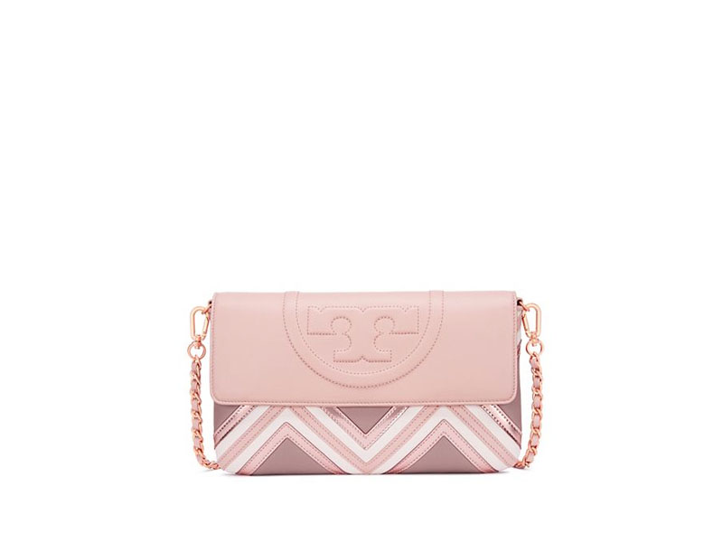 Tory burch clutch deals light oak